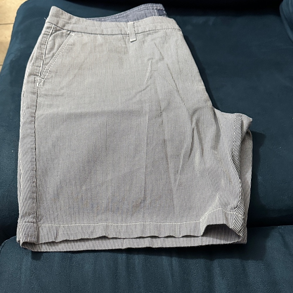 Tommy Hilfiger Women's Blue Pinstriped Shorts